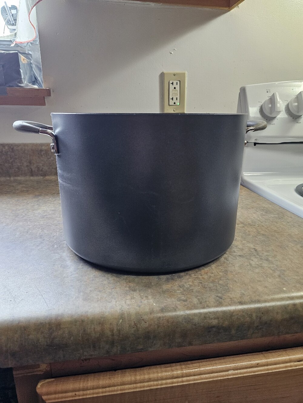 Circulon Large 10qt  Black Stock Pot with Side Handles